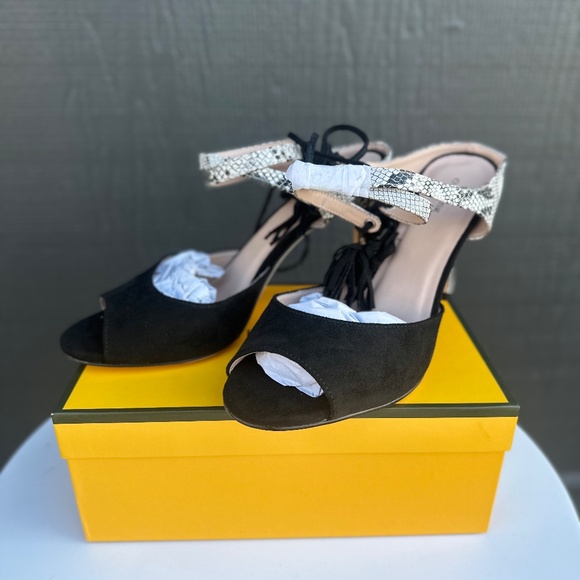 Peep Toe Black Lace Up Heels - Picture 3 of 5